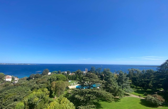 Spacious Family Retreat: Sea View - Balcony - Pool