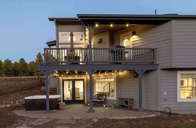 Spacious Flagstaff 5BR Hideaway w/Hot Tub