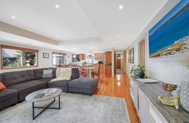 Spacious four bedroom central house | sleeps 8