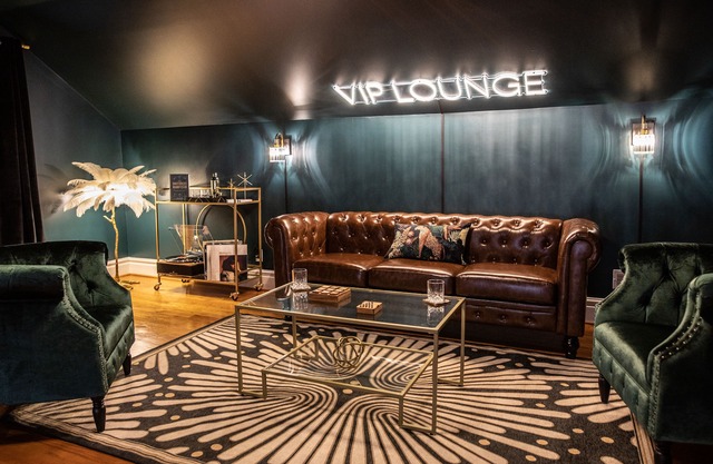 Spacious! Game rm, Jungle rm, Bubble Chairs, Vinyl's, Patio, & Grill!