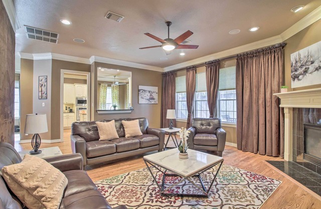 Spacious Home w/Patio: 5 Mi to Memorial Park