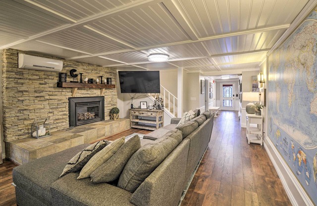 Spacious Home w/Yard, 20 Miles to Olympic NP
