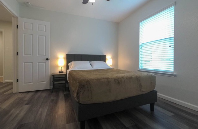 Spacious home with WiFi/AC