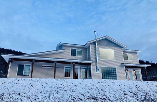 Spacious Hoonah House