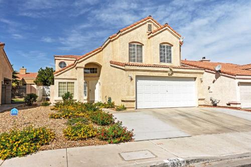 Spacious Las Vegas Home - Near Golfing and Hiking!