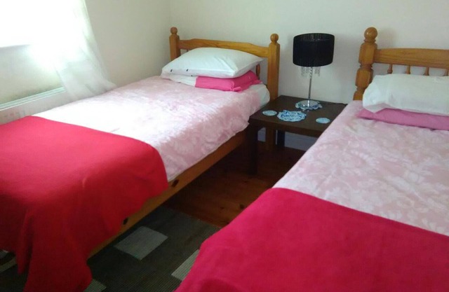 Spacious Modern Country House -4 Bedrooms/2 floors