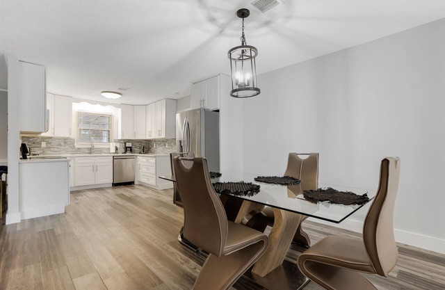 Spacious & Modern Retreat with Game Room