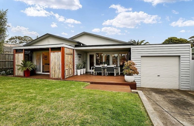 Spacious Mt Eliza home with Private Garden