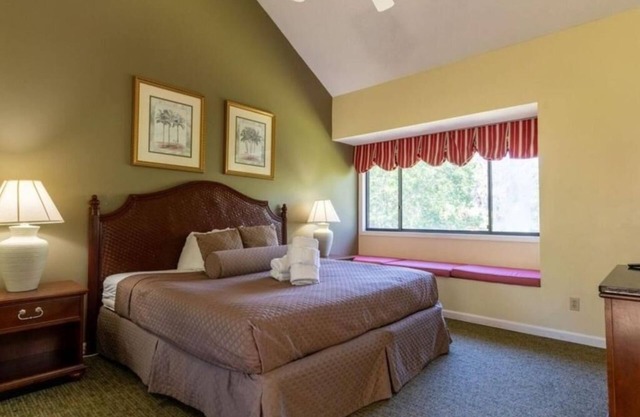 Spacious, Open Floor 2 Bedroom Townhome