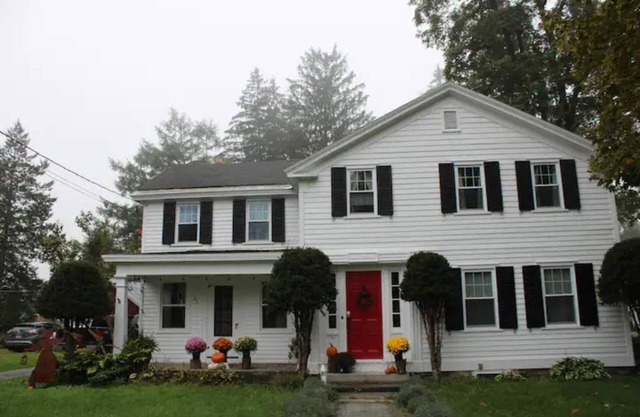 Spacious Private Guest Suite near Colgate