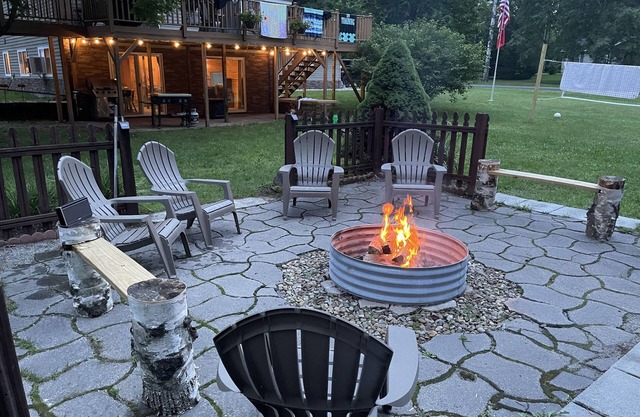 Spacious Renovated Lodge w/Private Game Room