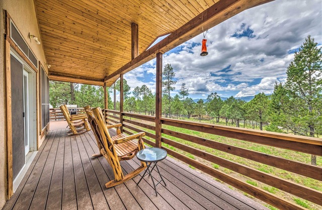 Spacious Ruidoso Home w/Hot Tub & Fireplaces