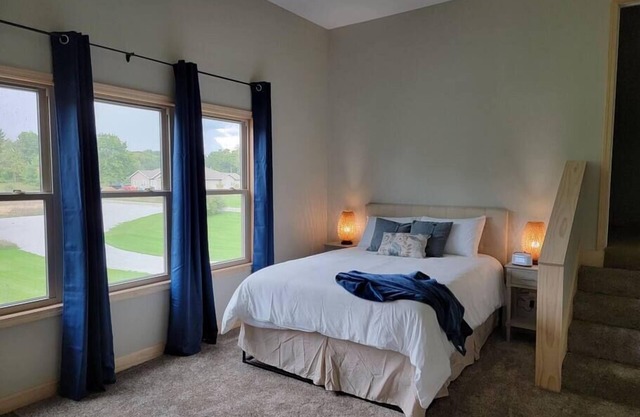 Spacious, rural apt w/outdoor amenities - close to Shipshewana and Toll Road