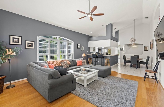 Spacious Siesta Key Family Home with Private Pool – Sleeps 10!