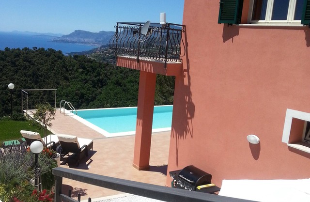 Spacious villa above Ventimiglia, close to Monaco, Cote d'Azur And San Remo