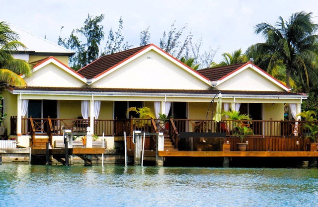 Spacious Waterfront Villa in the heart of Jolly Harbour