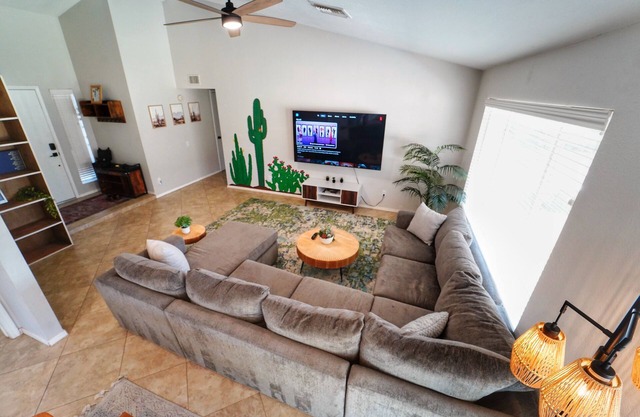 Spacious whole house with a green yard and pool in quiet neighborhood FAST WI-FI