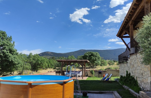 Spectacular house with garden and pool