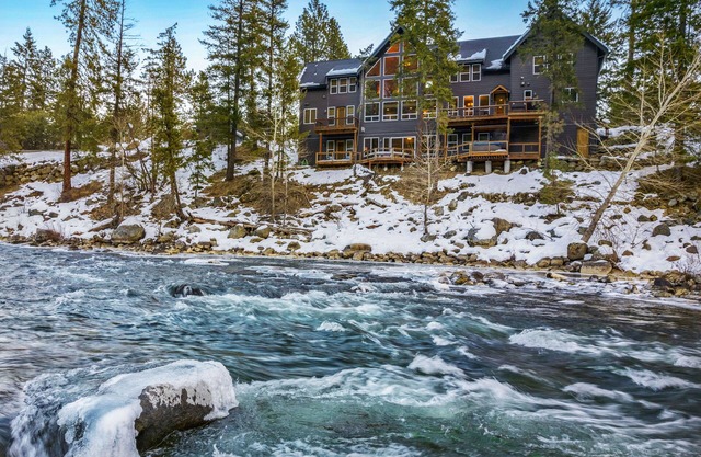 Spectacular Lodge Retreat