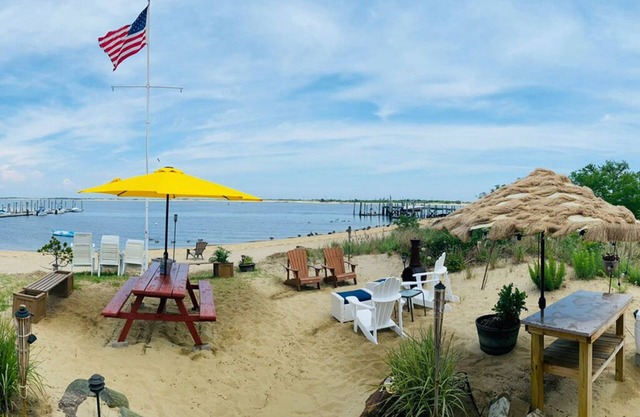 SPECTACULAR OCEAN VIEW BEACHFRONT RENOVATED 2BR
