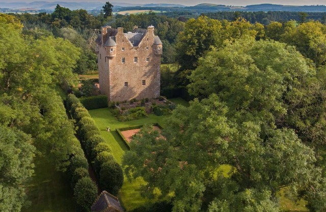 Spedlins Castle – A Magical Escape in the Scottish Countryside