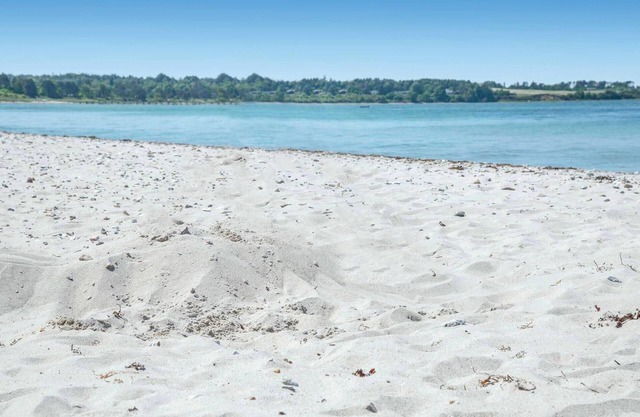 Spend a relaxing vacation with the family near the water!