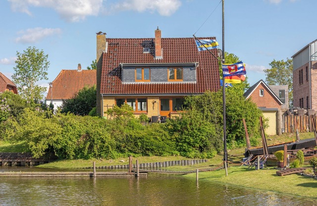 Spend unforgettable days at the La Paloma vacation home in Tönning!