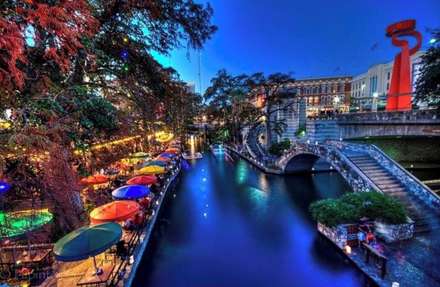 Splash Into Vacation 6BR Home w/Pool & Waterslide