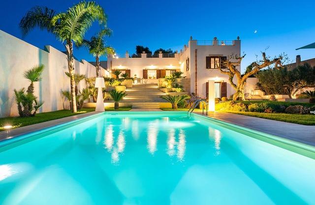 Splendid villa with pool and private wellness area. Non far from the sea