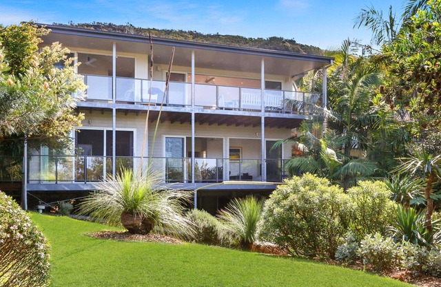'Splendour on Grandview' by Accom Holidays
