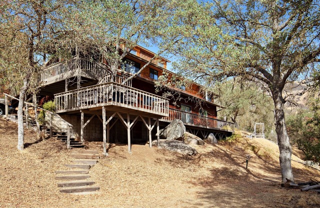 Split Rock Lodge- Modern Cabin