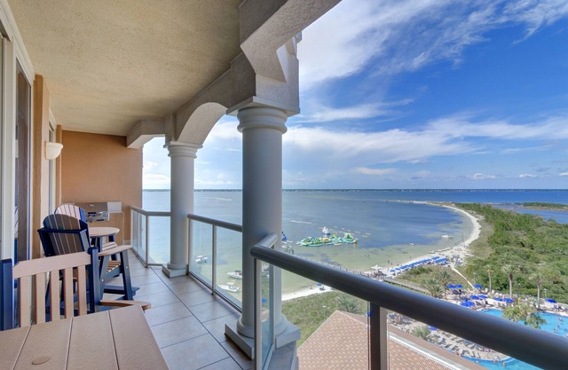 "Spoiled Rotten” 200+ 5 Star Reviews - 75" TV w/PS4 - Beach Chairs - Unit 4-1003