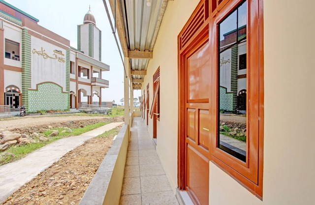 SPOT ON 92930 Syifa Guest House Syariah