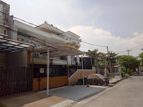 SPOT ON 93880 Guest House Bu Iin Syariah