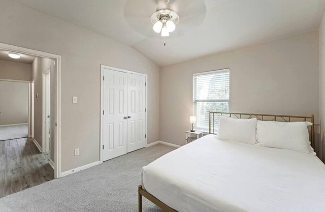 Spotless & Spacious: Bright Austin Retreat 3B/2BA