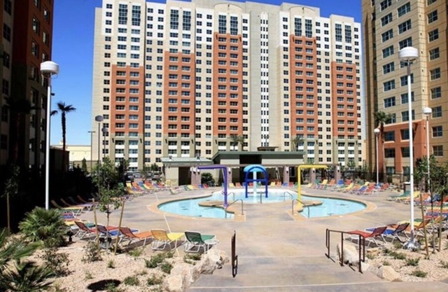 Spring Break in Vegas in fully equipped timeshare unit that sleeps 4