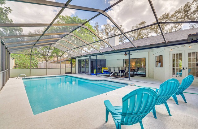Spring Hill Retreat w/Pool: 7 mi to Weeki Wachee!