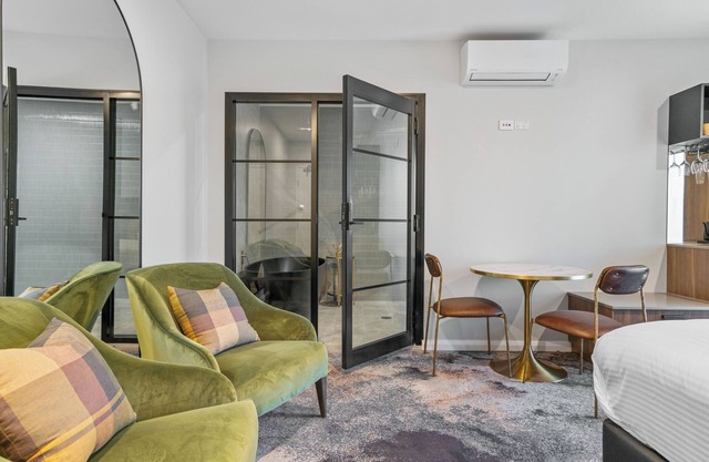 St Hugh Hotel Wagga Wagga