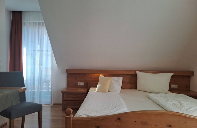 Standard double room with shower and toilet
