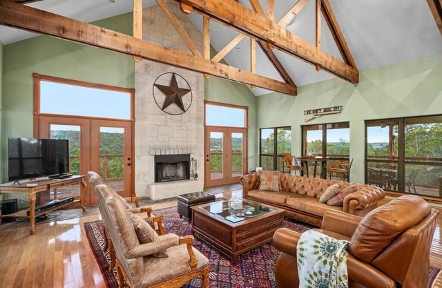 Star House - Hill Country Views