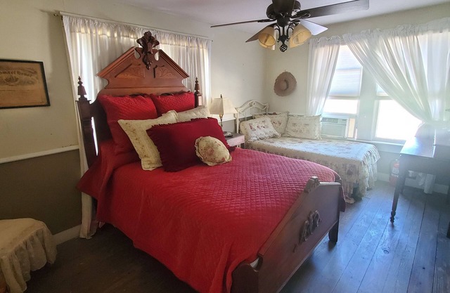 Stay in Downtown Warrenton at the Warrenton Inn, We have it all!