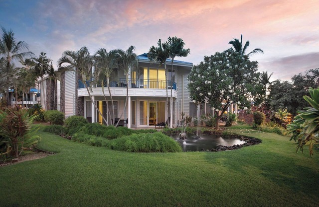 Stay in paradise minutes from the beach