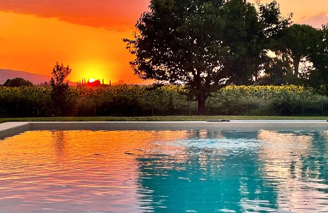 Stay in this beautiful and inviting holiday home with shared pool.