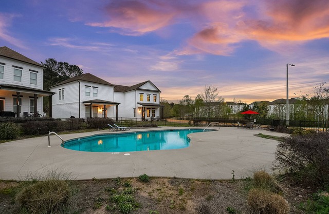 Stay Together: 2 Homes+Shuttle 9BR Oxford! Pool!