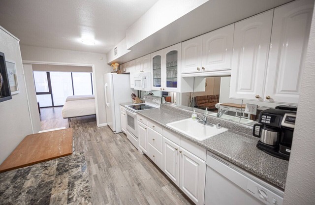 Stay Together on The Strip - 2 Bedroom