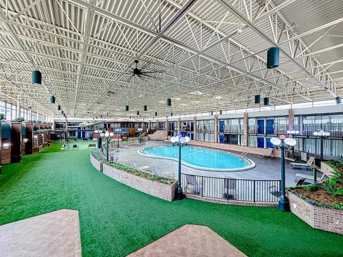 Stayable Jax West