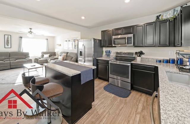 StaysByWalker Modern 3BR! Office/King Bed/1G Wi-Fi