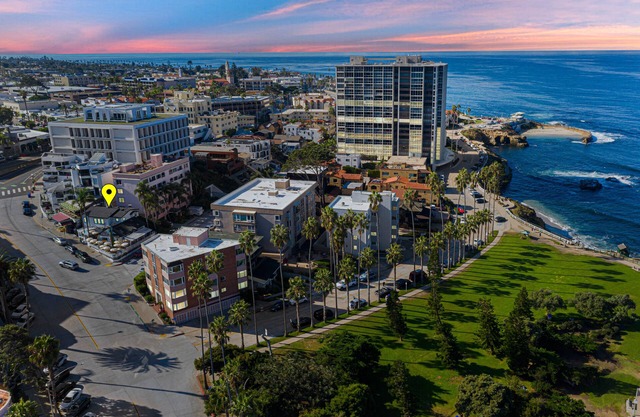 Steps to La Jolla Cove with Gorgeous Views, Village Living at its Finest!