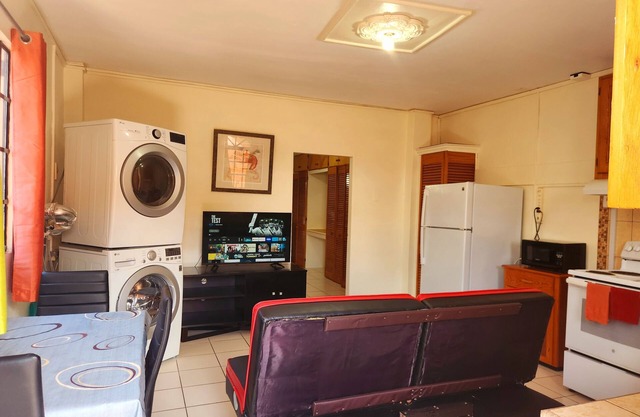 Stewart Guest Apt -Trincity, Airport, Full Apt