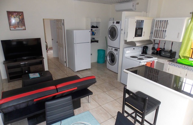 Stewart Hotel Apt - Trincity, Airport, Full Apt